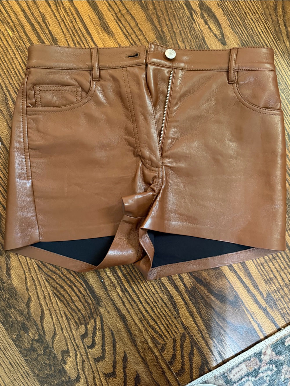 Wilfred Brown size 4 shorts